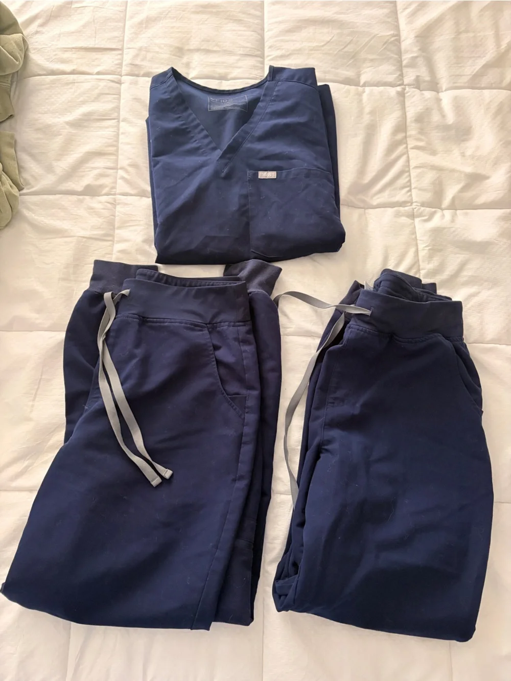 Figs bundle navy jogger set technical collection women’s medium